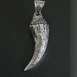 Jörmungandr Engraved Silver Color Stainless Steel Viking  Wolf Tooth Pendant
